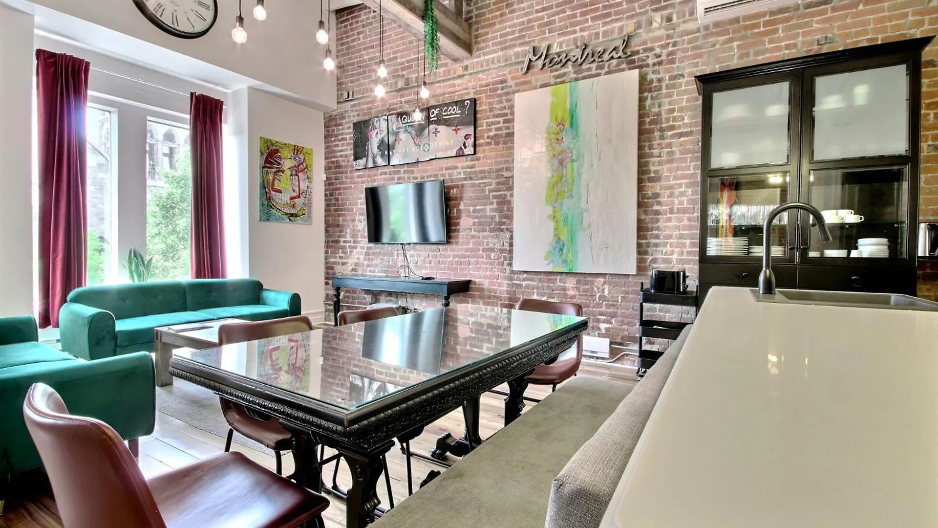 Galeria St Denis In Prime Montreal Apartment