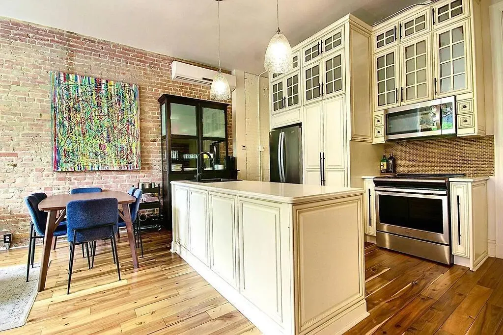 Galeria St Denis In Prime Montreal Apartment