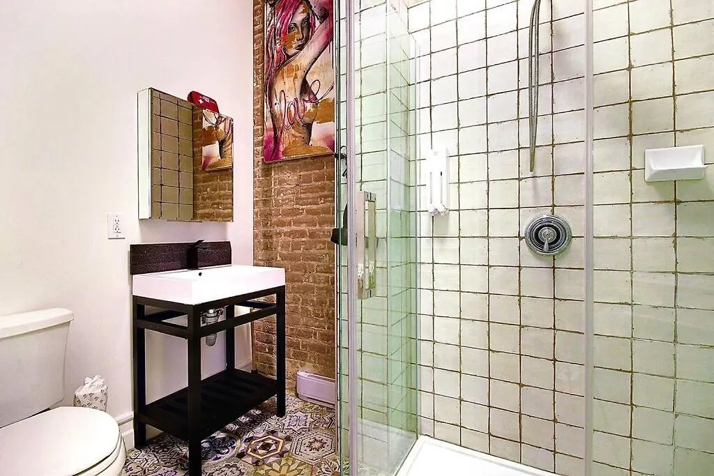 Galeria St Denis In Prime Montreal Apartment
